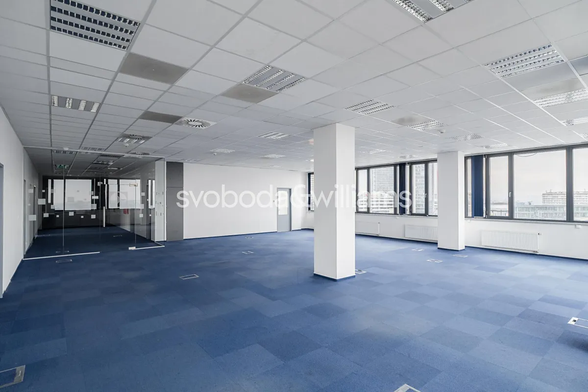 Pronájem kanceláře 630 m²